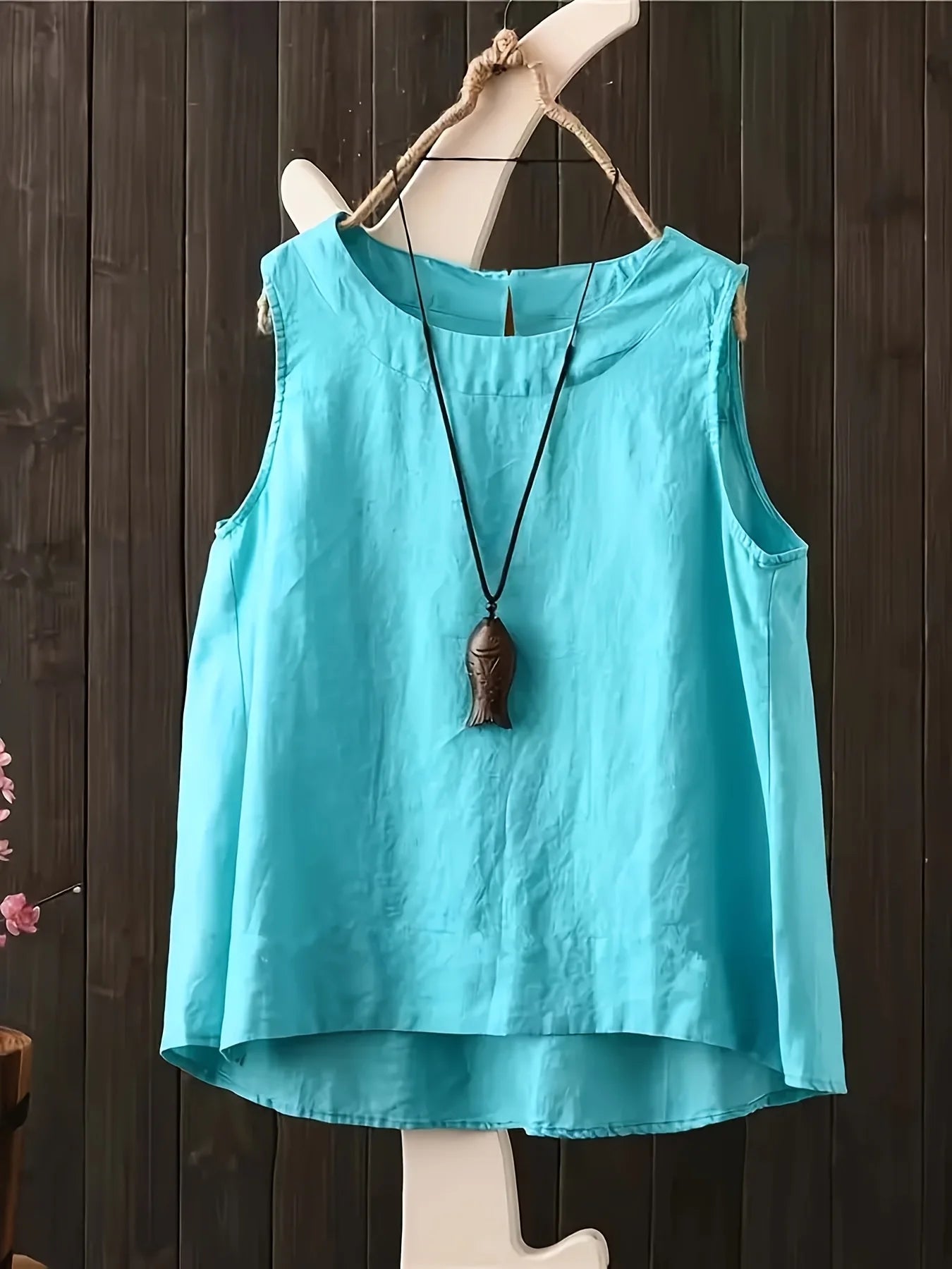 Ladies' fashion sleeveless tops, stylish versatile vests, summer casual solid-color shirts